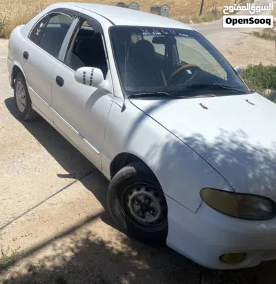 Hyundai Accent Standard 4