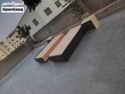 تخوت مفرد خشب لاتيه بالاضافه لكمودينات بالاضافه للفرشات للبيع الموقع عمان الجبيهه 2