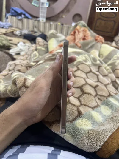 Iphone 16 pro max 3
