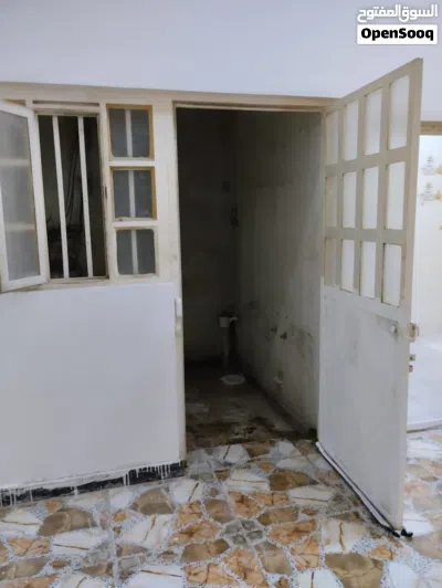 بيت للأيجار في منطقة مناوي لجم خلف مول الخوره يتكون من غرفتين وصاله ومطبخ وصحيات طابق ارضي 2
