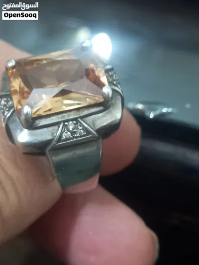 خاتم فضه متوج بحجر كريم جميل 4