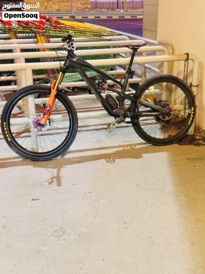 YT Capra full body carbon Medium size 27.5/ mullet enduro 2