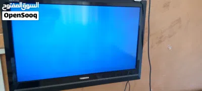 شاشتين وحدة توشيبا lcd ووحدة نورماندي led 32انش 2