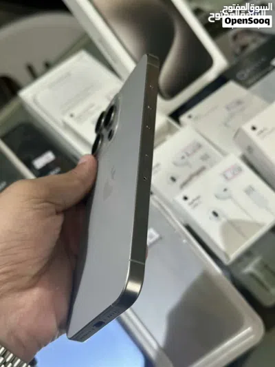 عرض خاااص : iPhone 15 pro max 256gb مع ضمان الوكيل و هاتف بحالة الوكالة مع ملحقاته بأقل سعر 4