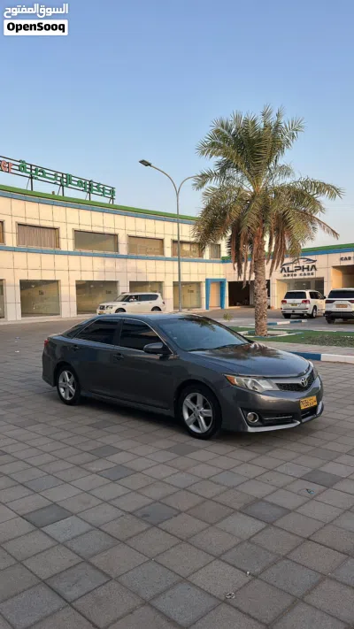Toyota Camry LE 4