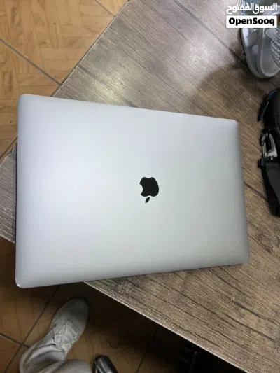MACBOOK PRO سفاح جدا Core i9 2019 شاشة حجم كبير 16 INCH كرتين شاشة AMD pro 5500M 4GB 2