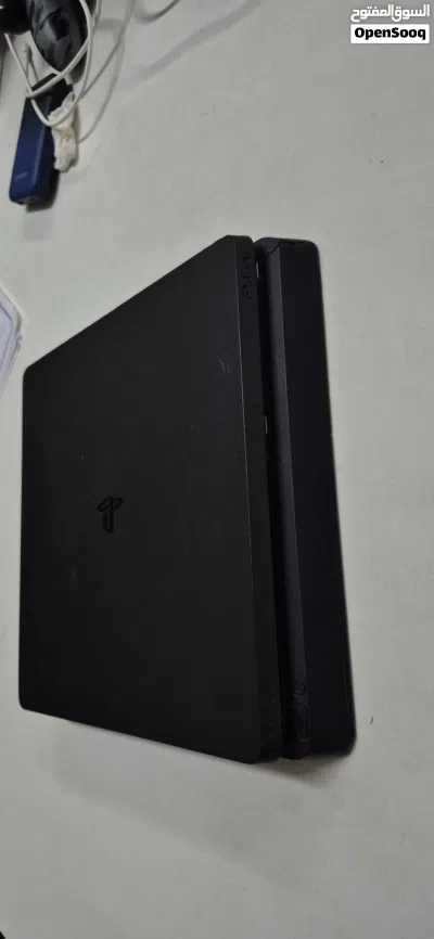 للبيع بلايستيشن 4 سليم (PS4 Slim) - نظافة تامة - 500 جيجابايت بسعر مناسب 4