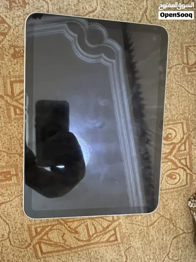 iPad (A16) 128GB - بحالة ممتازة جداً وكفالة سارية 2