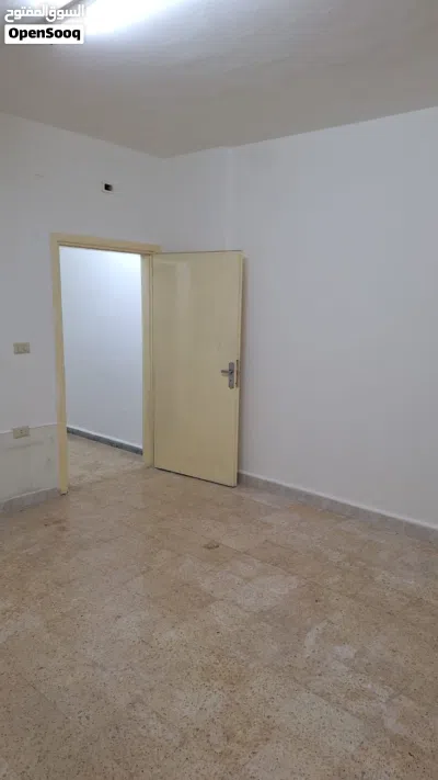 شقة صغيرة لعائلة صغيرة للإيجار قرب المركز الصحي الجديد 4
