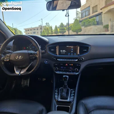 Hyundai Ioniq Standard 2