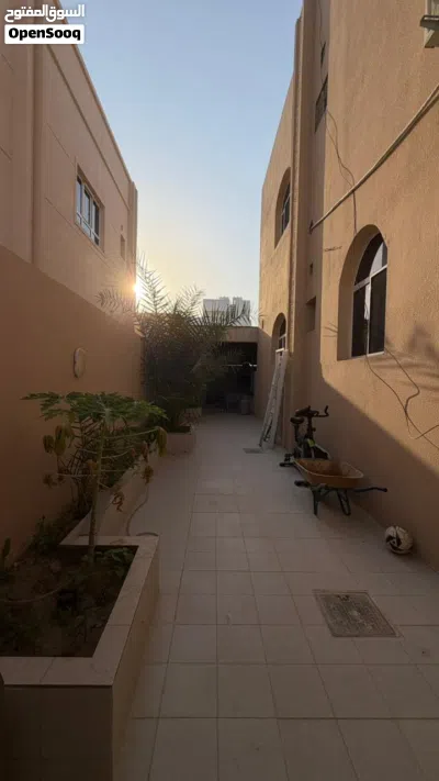 بيت فخم للإيجار بالمعبيلة 2