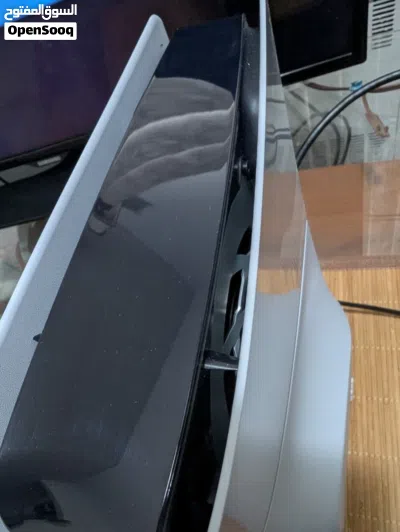 للبيع PlayStation 5 Slim سعة 1 تيرا بحالة ممتازة جداً استخدام شخصي لمدة شهر فقط معه الفاتورة بالضمان 2