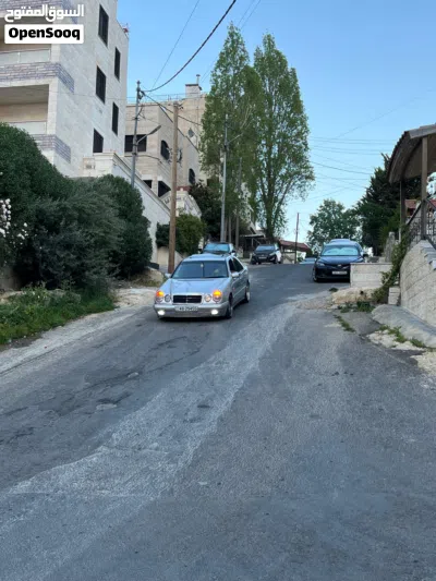 مرسيدس بنز الفئة-E E 200 4