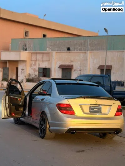 مرسيدس بنز الفئة-C C 300 2