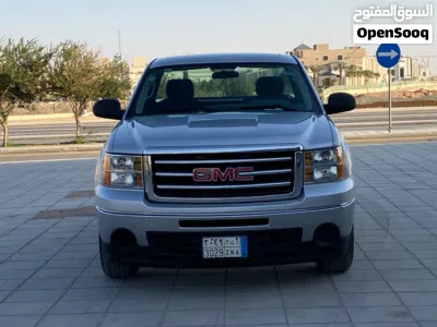 GMC Sierra Standard 2