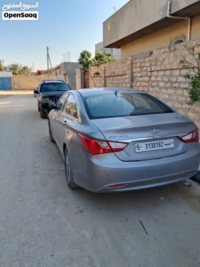 Hyundai Sonata Limited 4