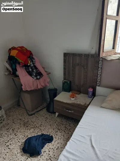 غرفة نوم بحالة جيدة 2