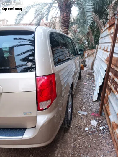Dodge Caravan Standard 4