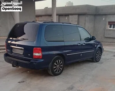 Kia Carnival EX 4