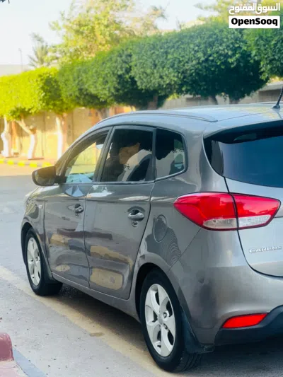 Kia Carens Luxury 4