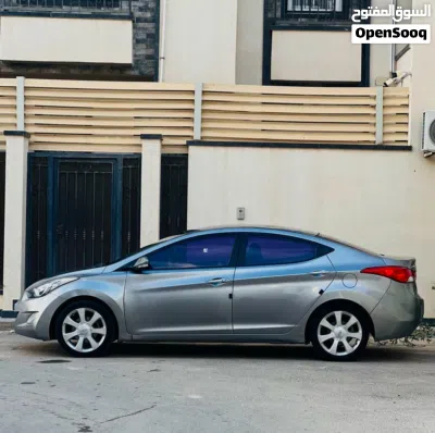 Hyundai Avante Limited 3
