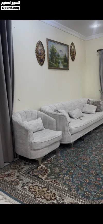 طقم كنب نظيف مع الستاير 2
