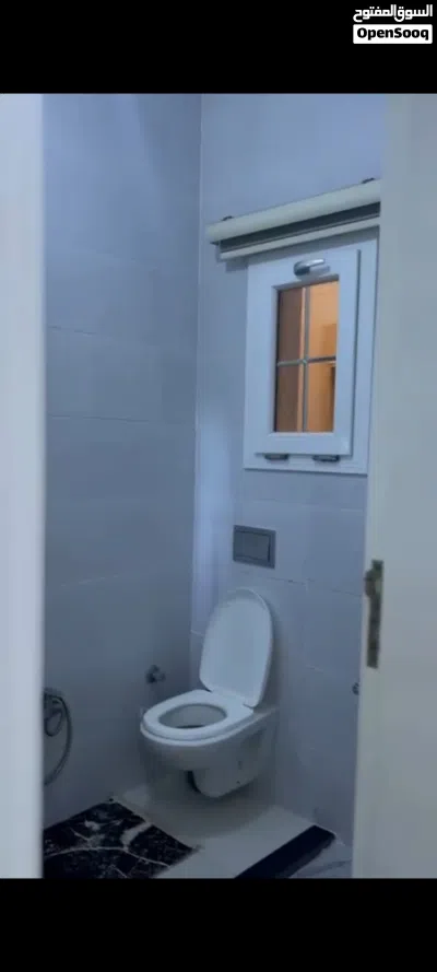 شقه مميزه للبيع طريق المطار % موقع ممتاز 4