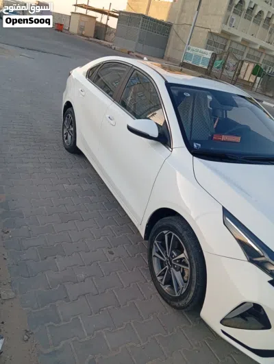 كيا K3 Standard 3