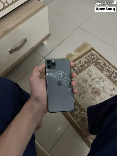 iPhone 11 Pro Max عيب لا جهاز ربي يبارك 2