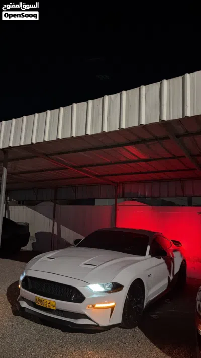 Ford Mustang GT Premium 2