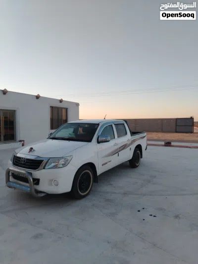 Toyota Hilux GLX 2