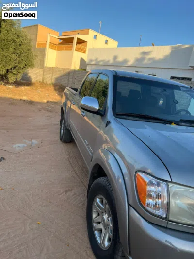 Toyota Tundra SR5 4