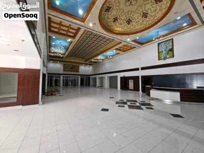 Commercial showroom on the main road in Ruwi معرض تجاري في روي على الشارع العام 2