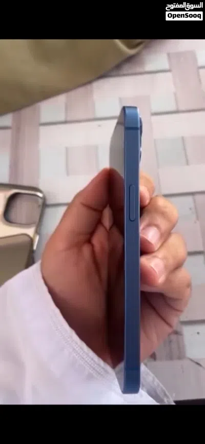 ايفون 13 أزرق مستعمل بحالة ممتازة بسعة 128 جيجابايت 4