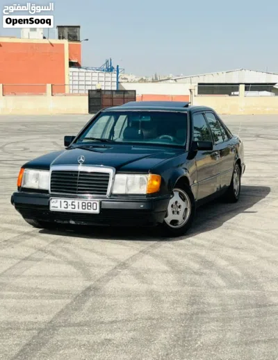 مرسيدس بنز الفئة-E E 200 2