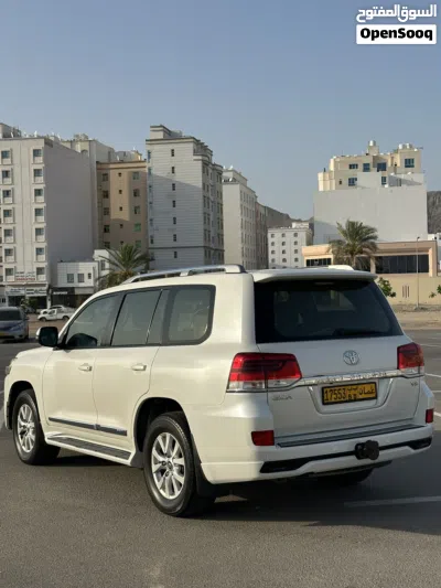 تويوتا لاند كروزر GXR 2