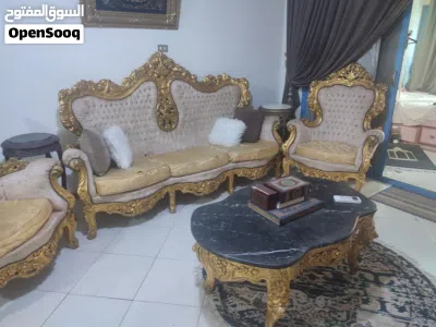 صالون مدهب خشب زان مكون من كنبه واربع كراسي 2