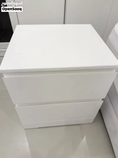 طاولة جانبية 3