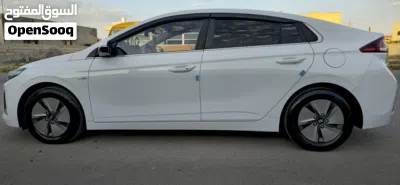 Hyundai Ioniq Standard 3