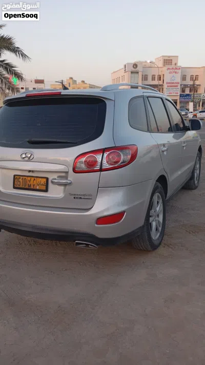 Hyundai Santa Fe Limited 4