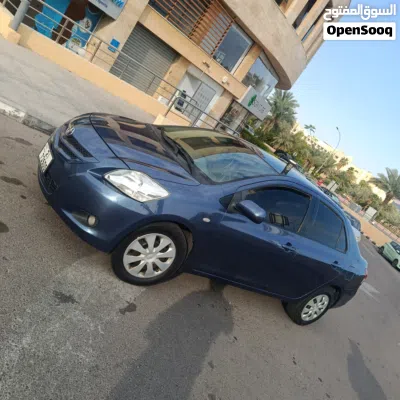 Toyota Yaris SE 2