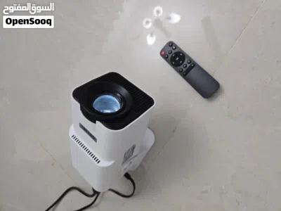 120 inch screen with projector شاشة عرض سينمائية 120 بوصة مع بروجكتور 3