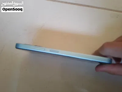 هاتف محمول مستعمل في حالة جيدة بسعة 64 جيجابايت باللون الأزرق 2