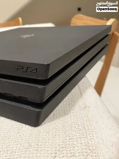 PlayStation 4 pro really good no issues but the DISC-DOES NOT work NO REFUNDS 4