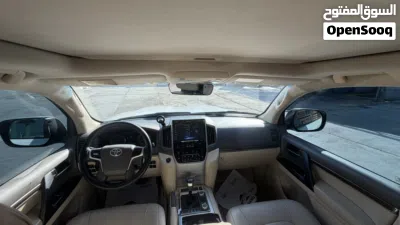 Toyota Land Cruiser GXR 4