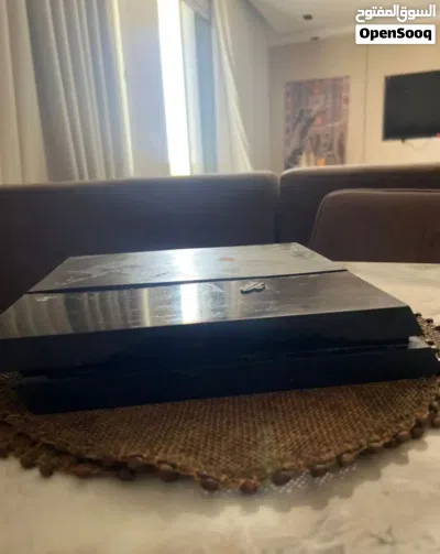 سوني فور بحالة جيدة ومايني كرفت مجاناً 4