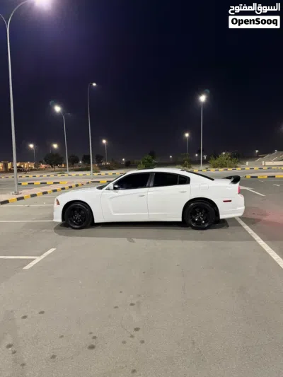 Dodge Charger SXT 3