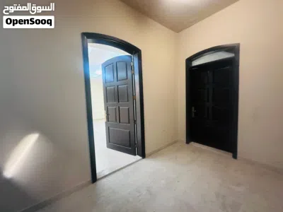 فيلا للإيجار في خليفة أ السعر 80 الف درهم شامل الكهرباء والموية للتواصل والاستفسار واتس آب 3