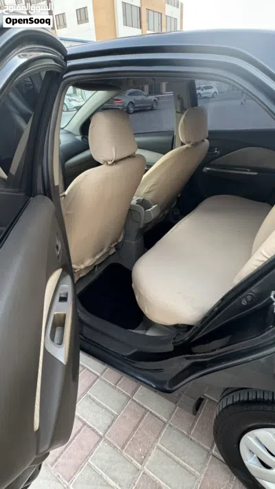Toyota Yaris E 3