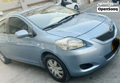 Toyota Yaris SE 2
